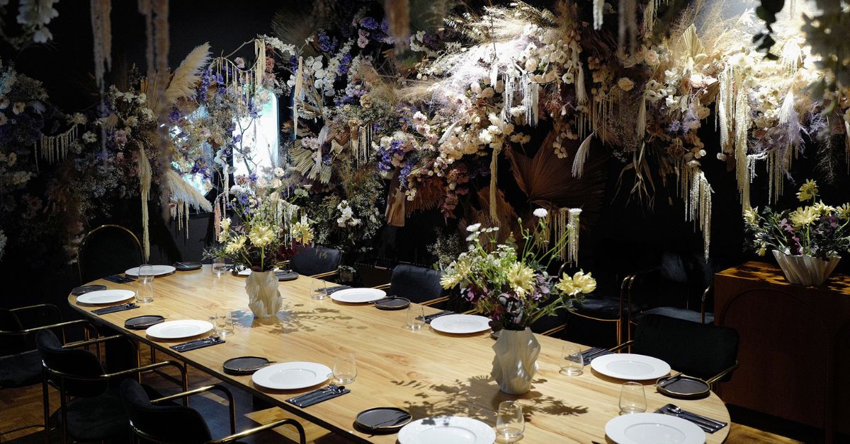 Ce Soir – Floral-Themed Romantic Restaurant in an Intimate Setting