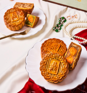 Dive into some of the best baked and snow skin mooncakes in Singapore this Mid-Autumn festival and get your orders in early for a discount! 